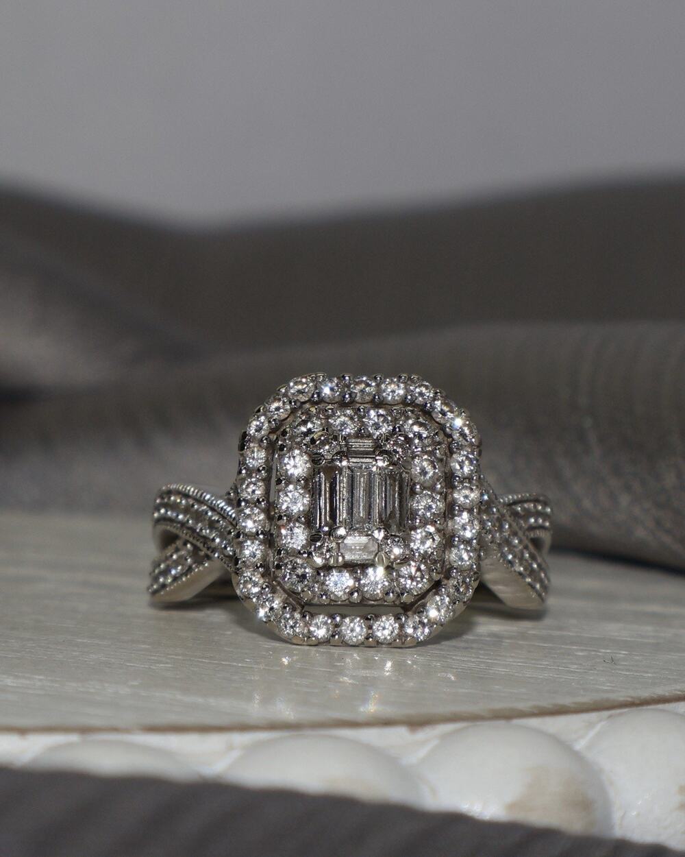 14k White Gold Diamond Ring 6.5G / Sz 6